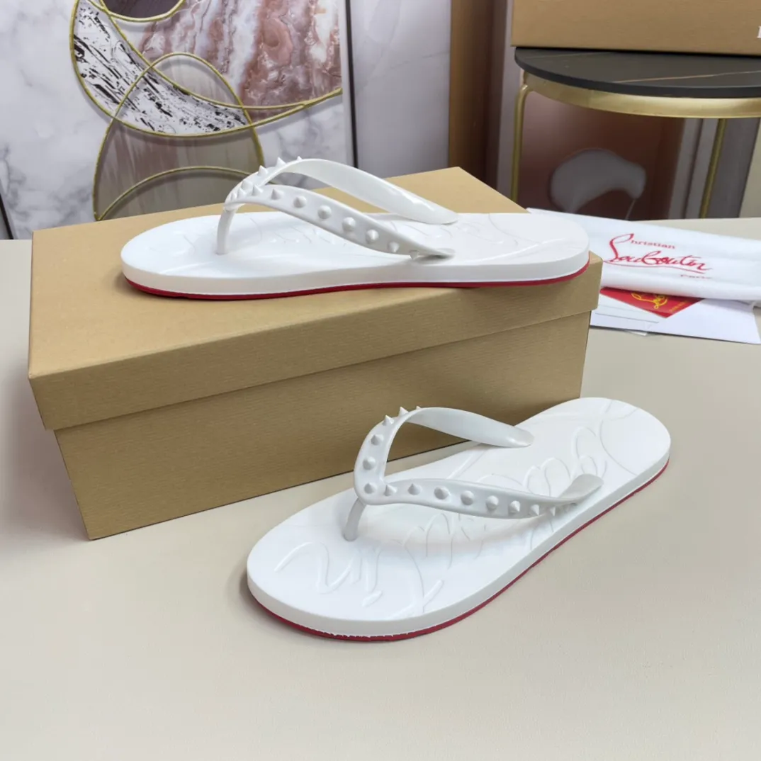 [CL red sole shoes] P: 260💰 size 38-45 Men's classic slippers, made on the official website 1:1, the original factory specializes in original materials ➖ OEM production ➖ Original ultra-light anti-slip outsole. Super fashionable and super comfortable, handsome on the feet, a must-have for men in summer! !